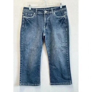 SUKO JEANS Women's Sz 10 Mid Rise Distressed Denim Embroidery Stretch Crop Capri